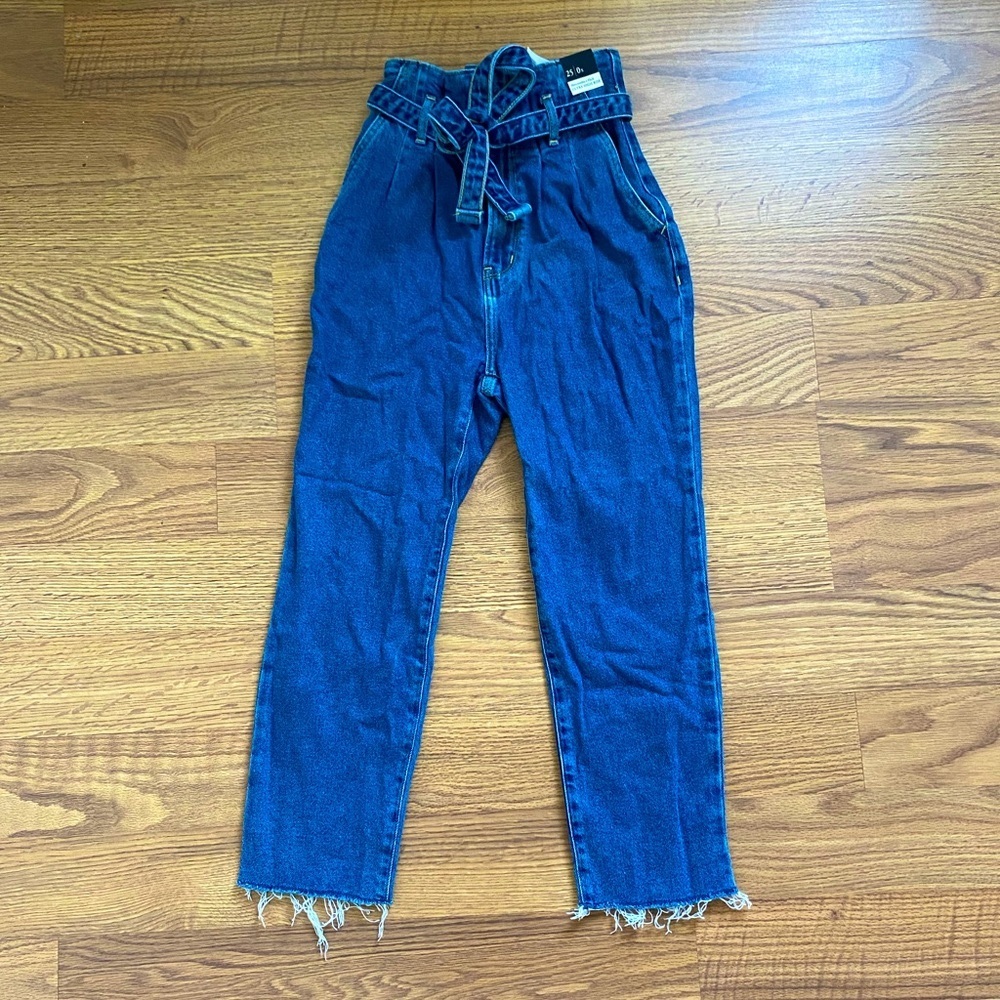 NWT Ultra high rise Abercrombie Jeans